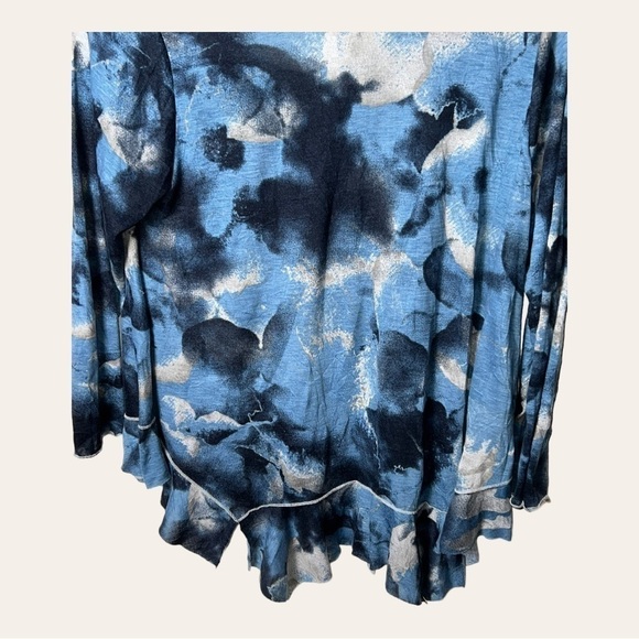 0233. WINE STREET BLOUSE 3/4 SLEEVE BLUE GRAY WATER COLOR‎ RUFFLES - Picture 9 of 9